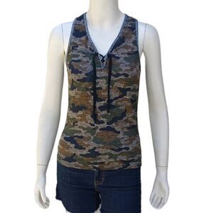 610933....Camo Design Tank Top Size Small